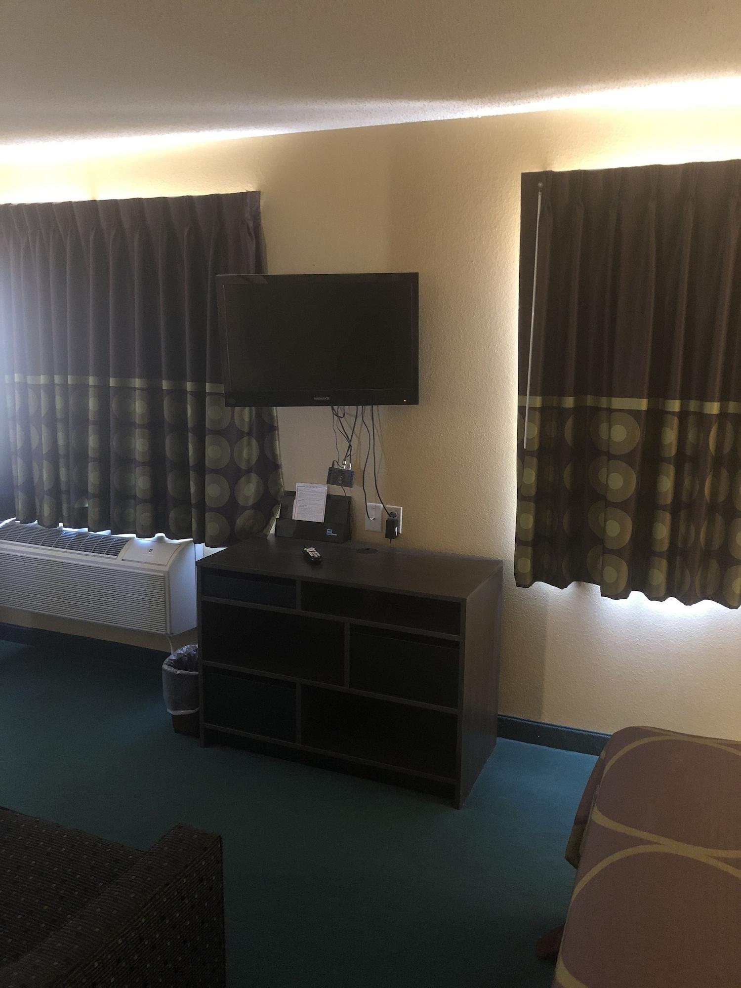 Super 8 By Wyndham Florence Co Bagian luar foto