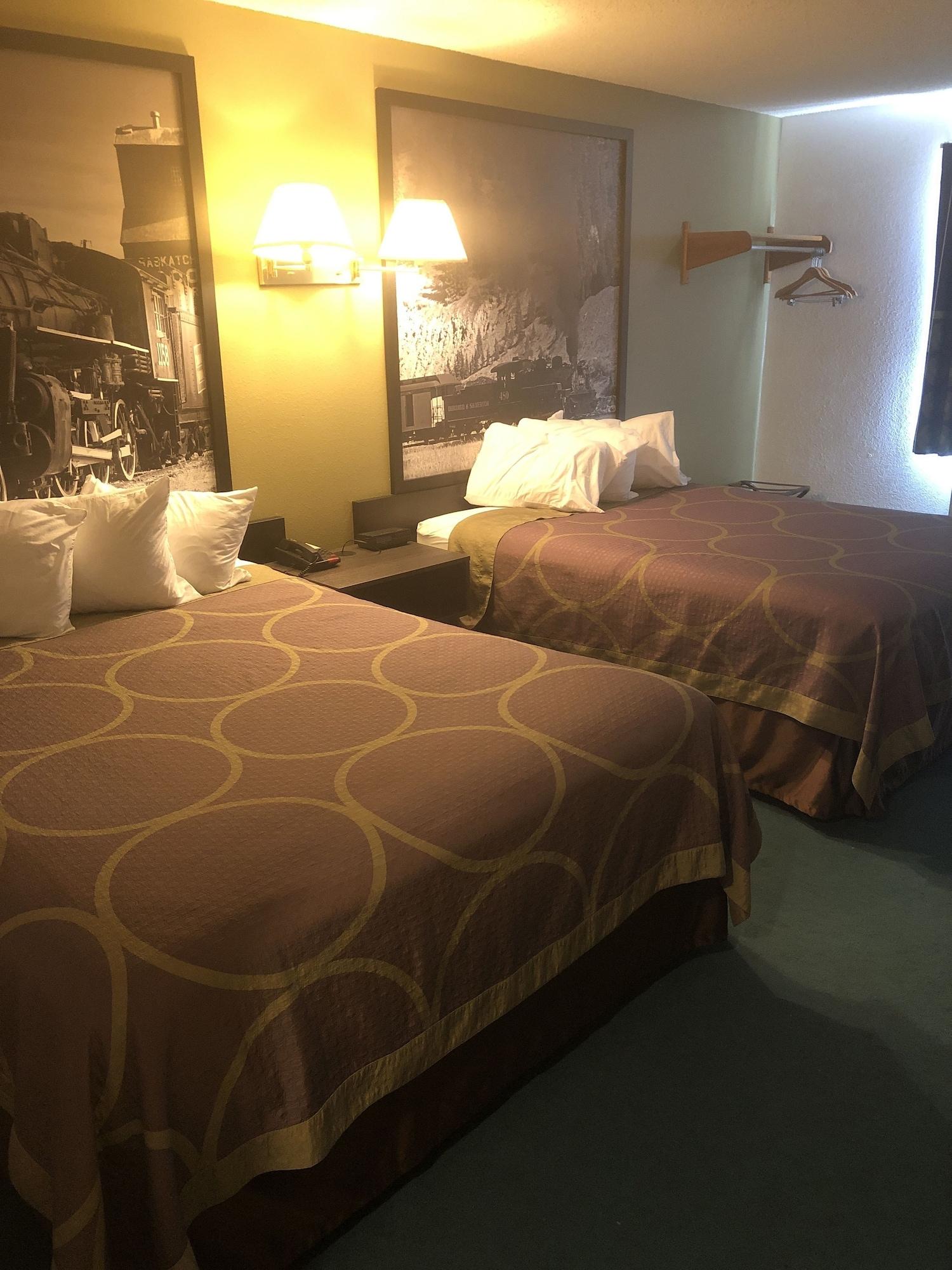 Super 8 By Wyndham Florence Co Bagian luar foto