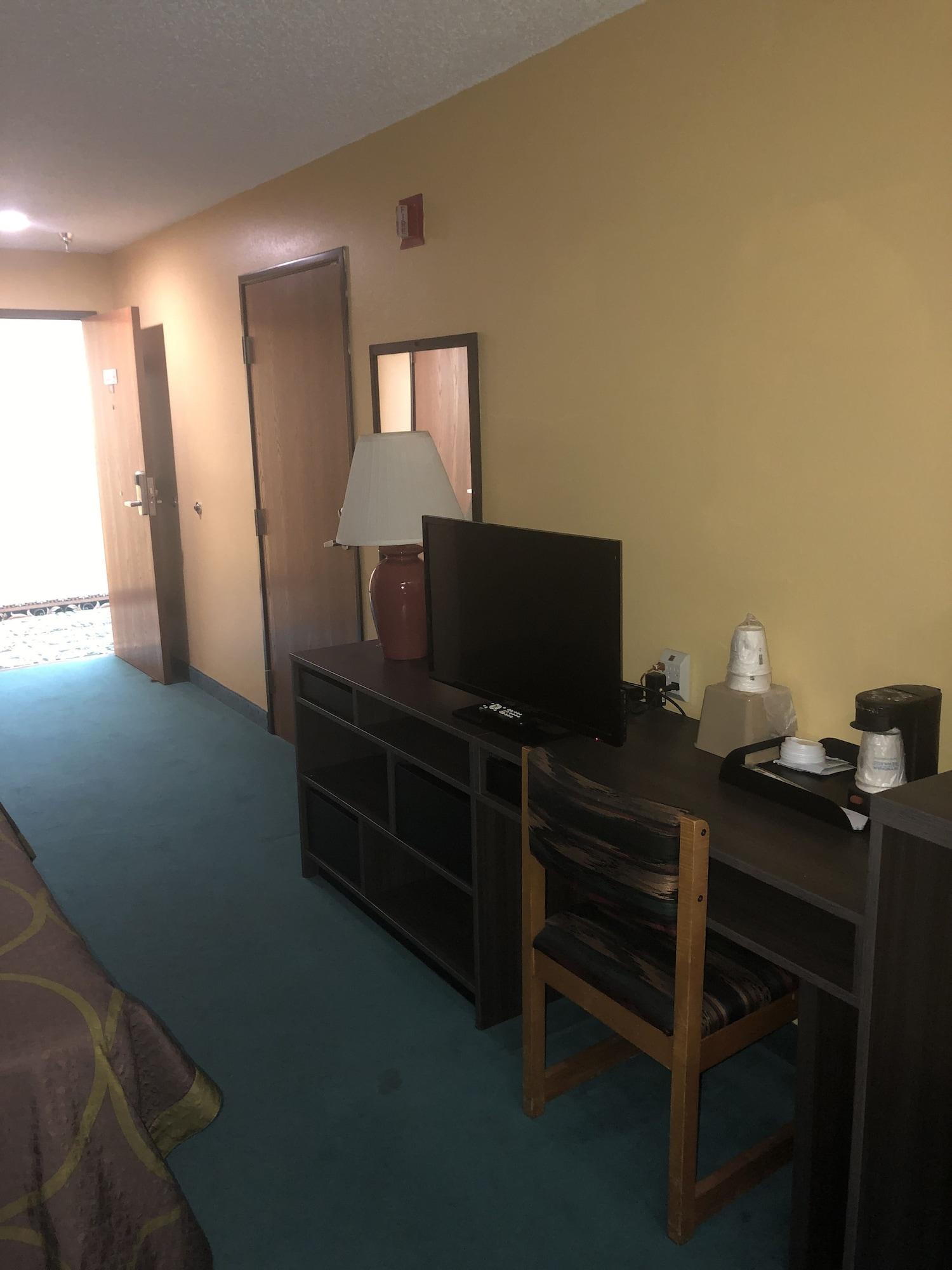 Super 8 By Wyndham Florence Co Bagian luar foto