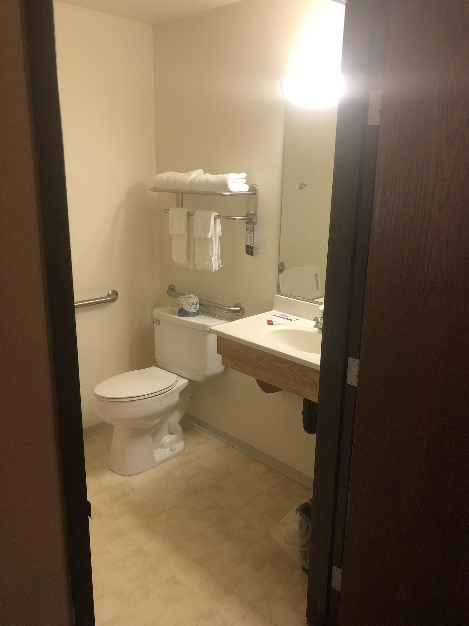 Super 8 By Wyndham Florence Co Bagian luar foto