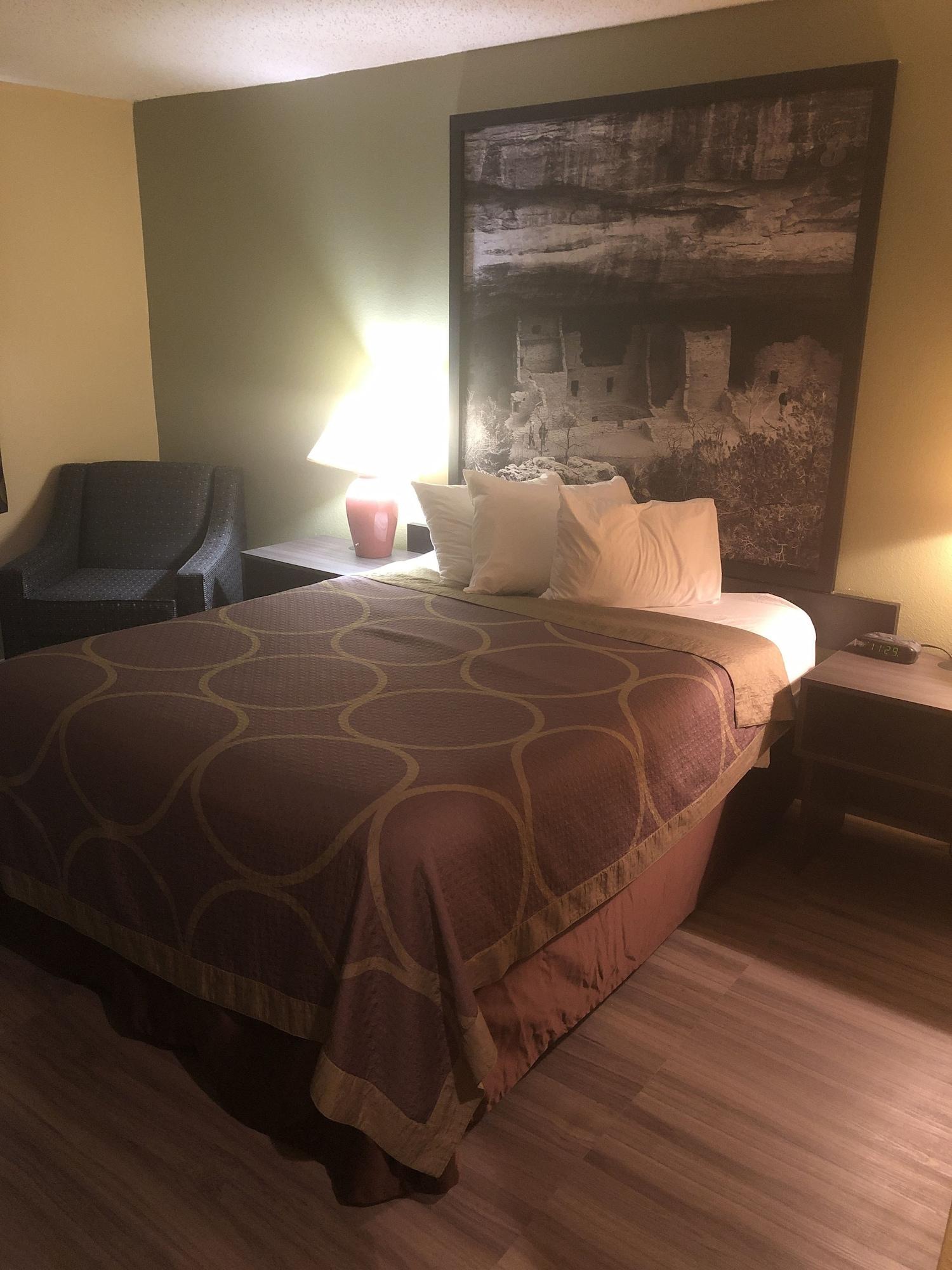 Super 8 By Wyndham Florence Co Bagian luar foto