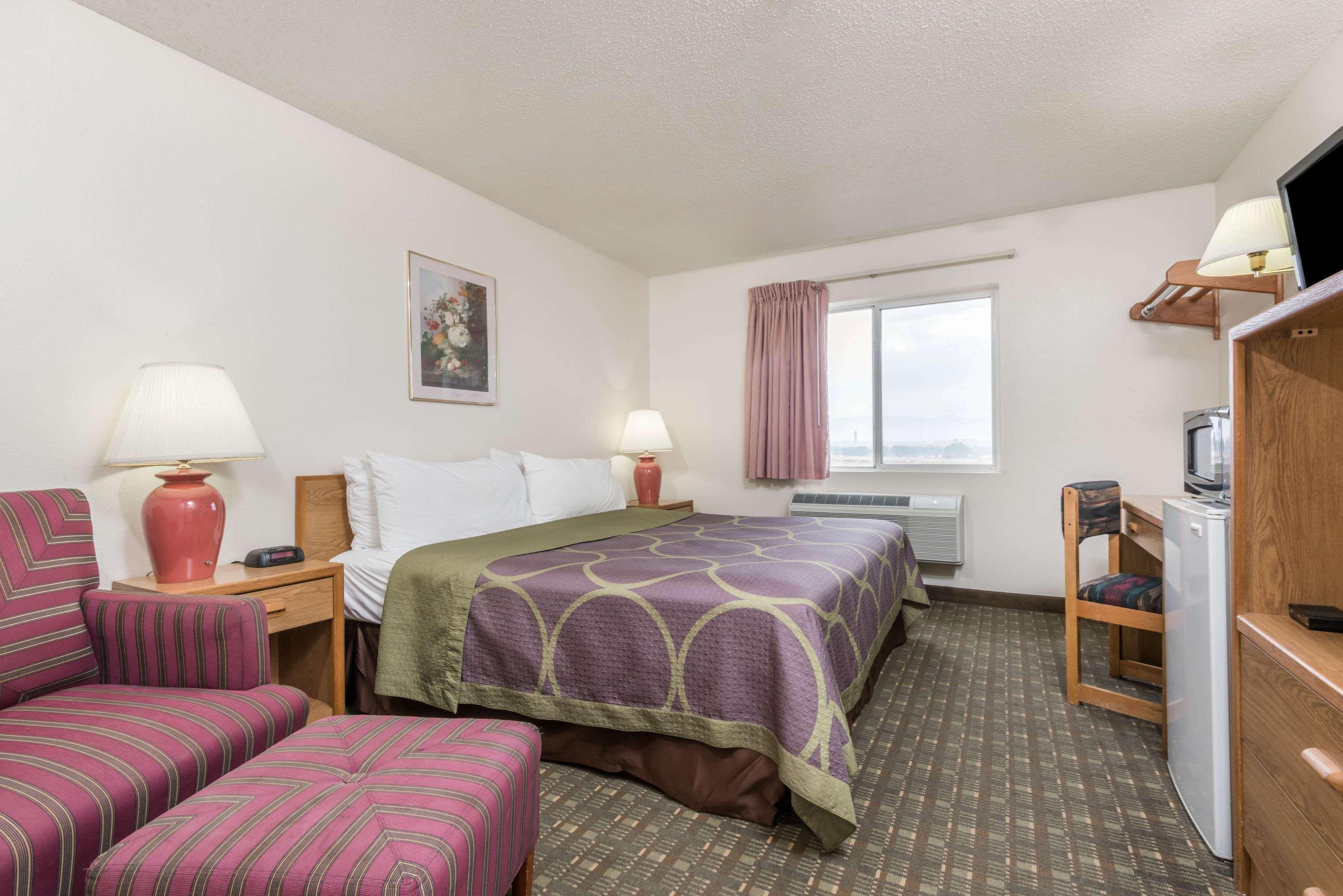 Super 8 By Wyndham Florence Co Bagian luar foto