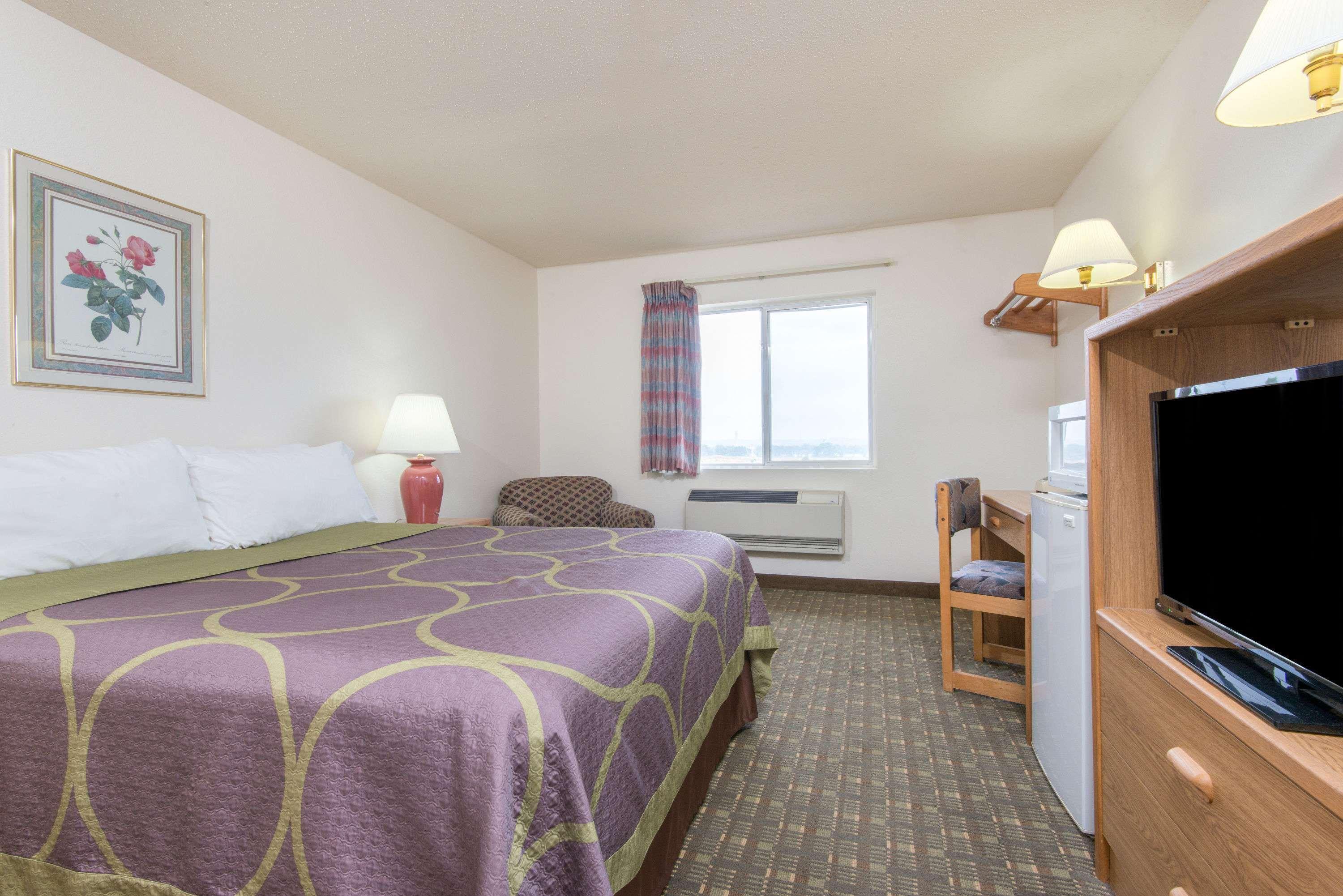 Super 8 By Wyndham Florence Co Bagian luar foto