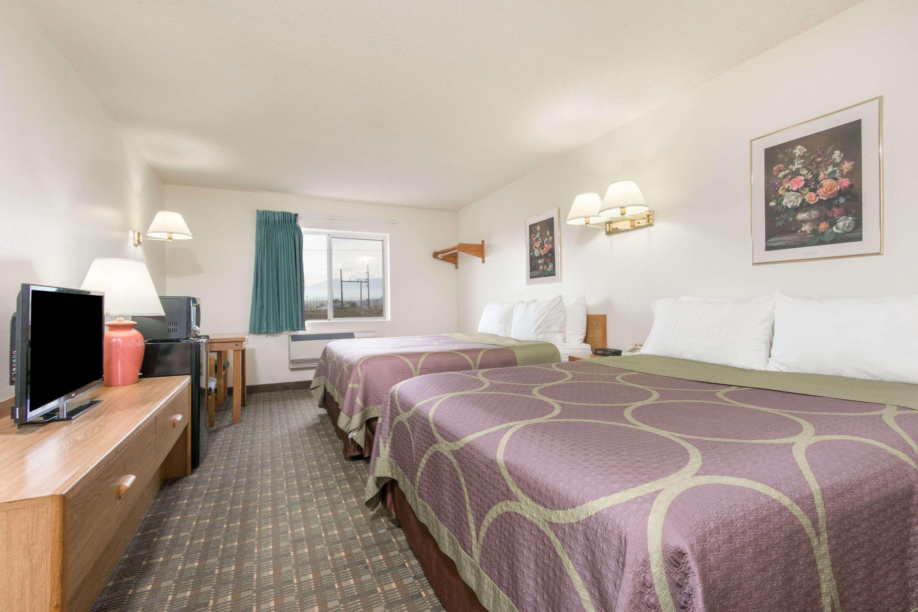 Super 8 By Wyndham Florence Co Bagian luar foto
