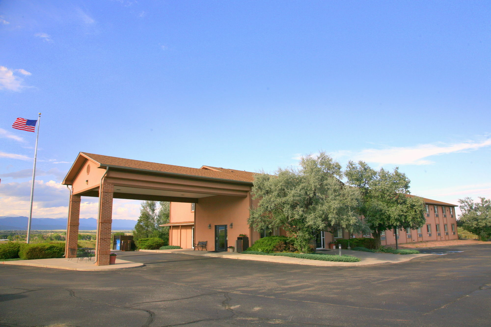 Super 8 By Wyndham Florence Co Bagian luar foto