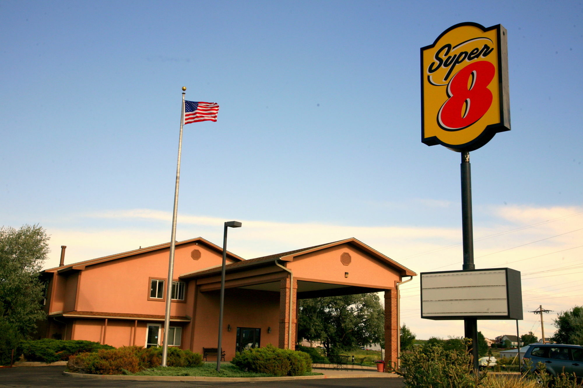 Super 8 By Wyndham Florence Co Bagian luar foto