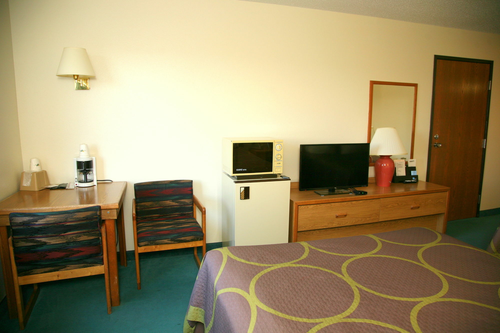 Super 8 By Wyndham Florence Co Bagian luar foto