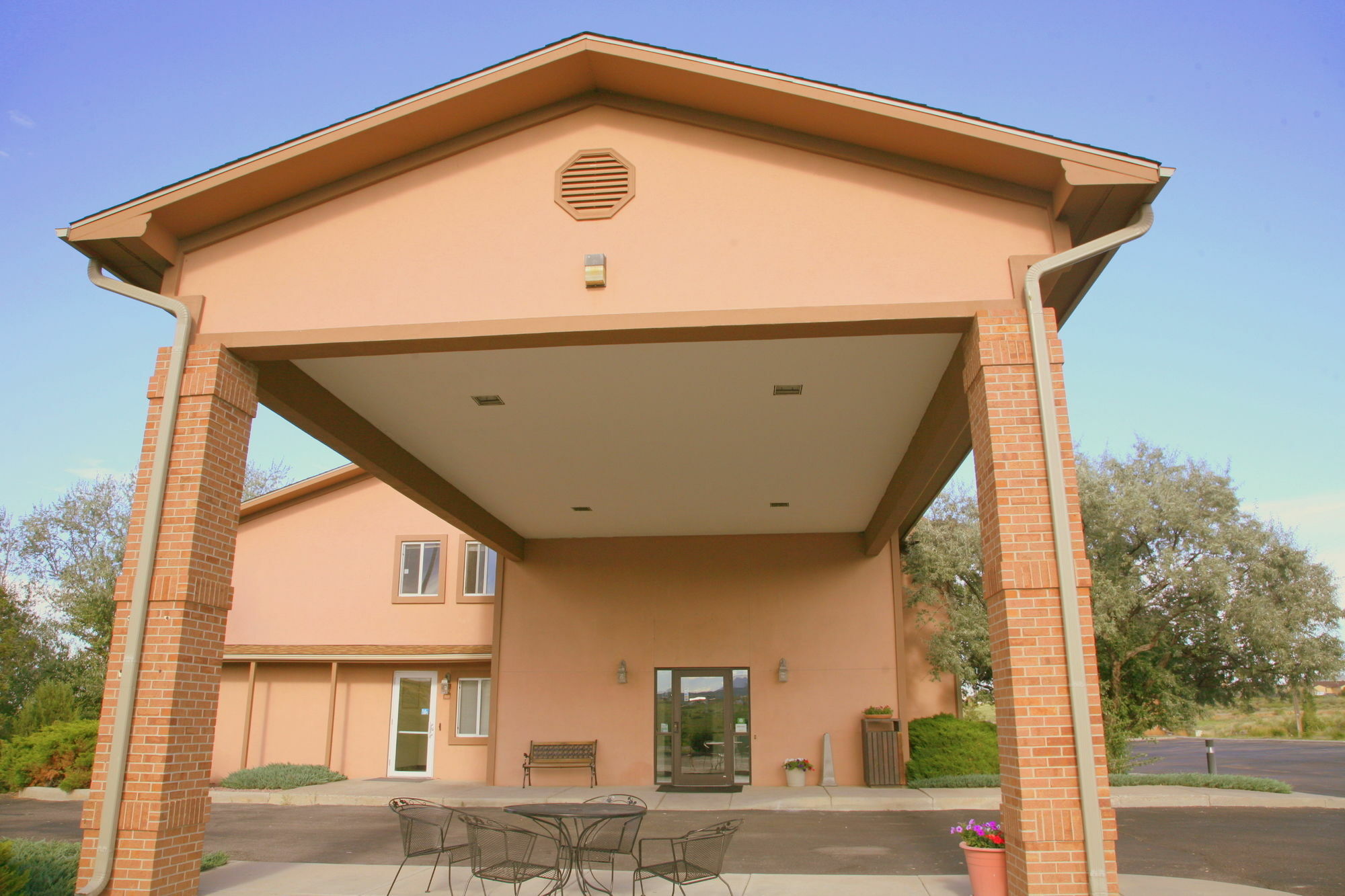 Super 8 By Wyndham Florence Co Bagian luar foto