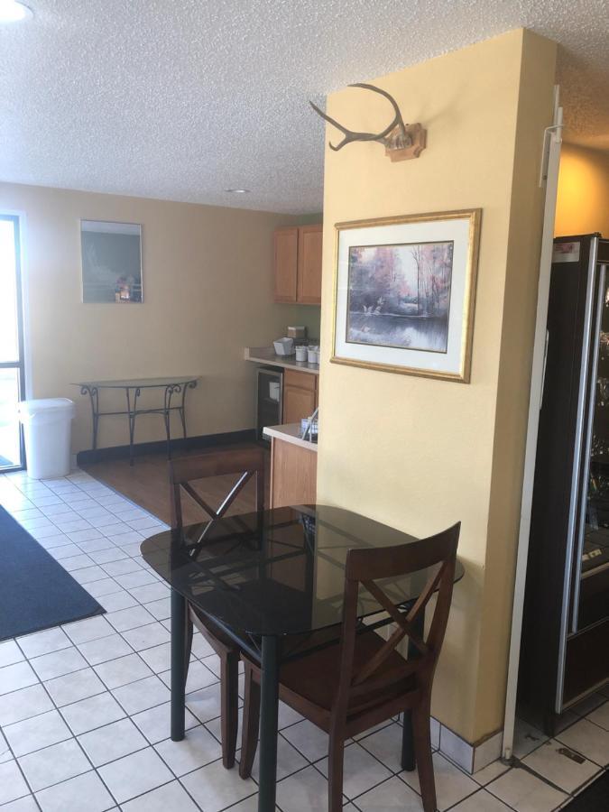 Super 8 By Wyndham Florence Co Bagian luar foto
